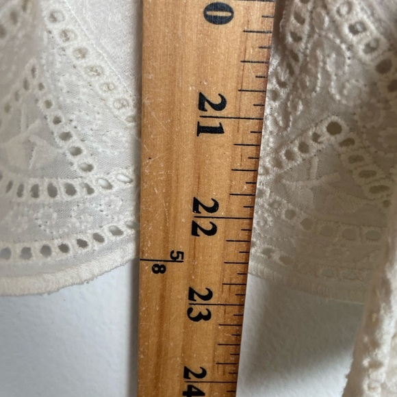 Guess Bonita Eyelet Scalloped Top Size XS White Long Sleeves Knit Flare Sleeves - Picture 7 of 10